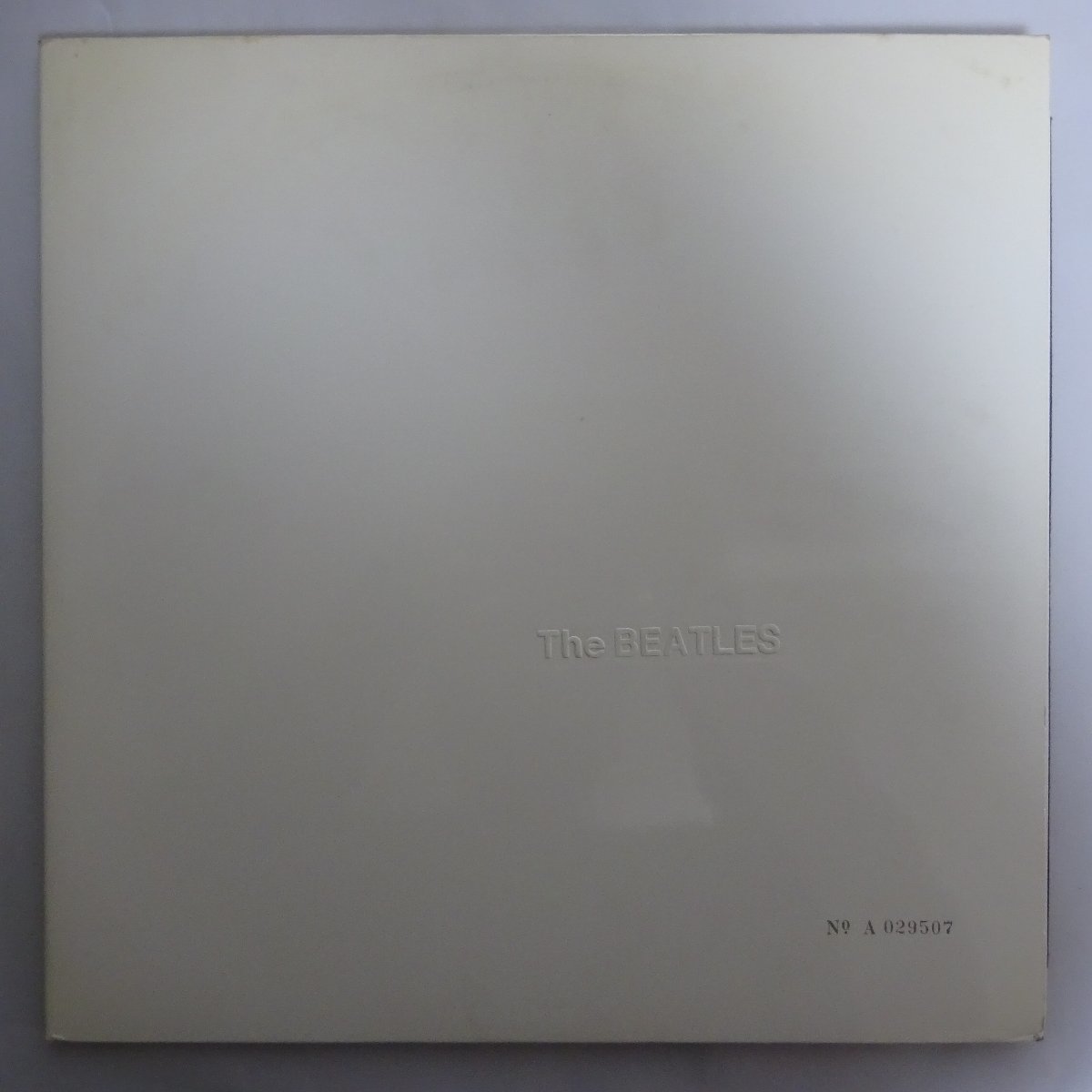 赤字超特価，人気 14010710; 国内盤/2LP/東芝赤盤/メンバー顔写真&times;4付 The Beatles / S.T.(THE BEATLES)｜売買されたオークション情報、yahooの商品情報をアーカイブ公開 - オークファン B