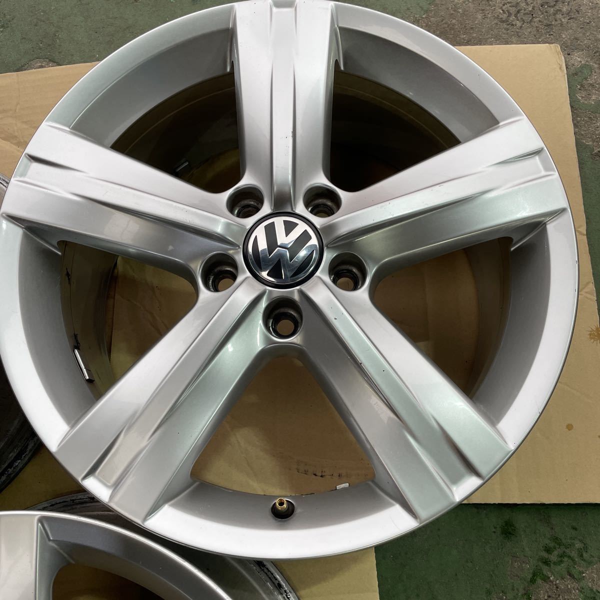 VW 純正ホイール 17インチ 7.5j +47 PCD112 パサートヴァリアント 