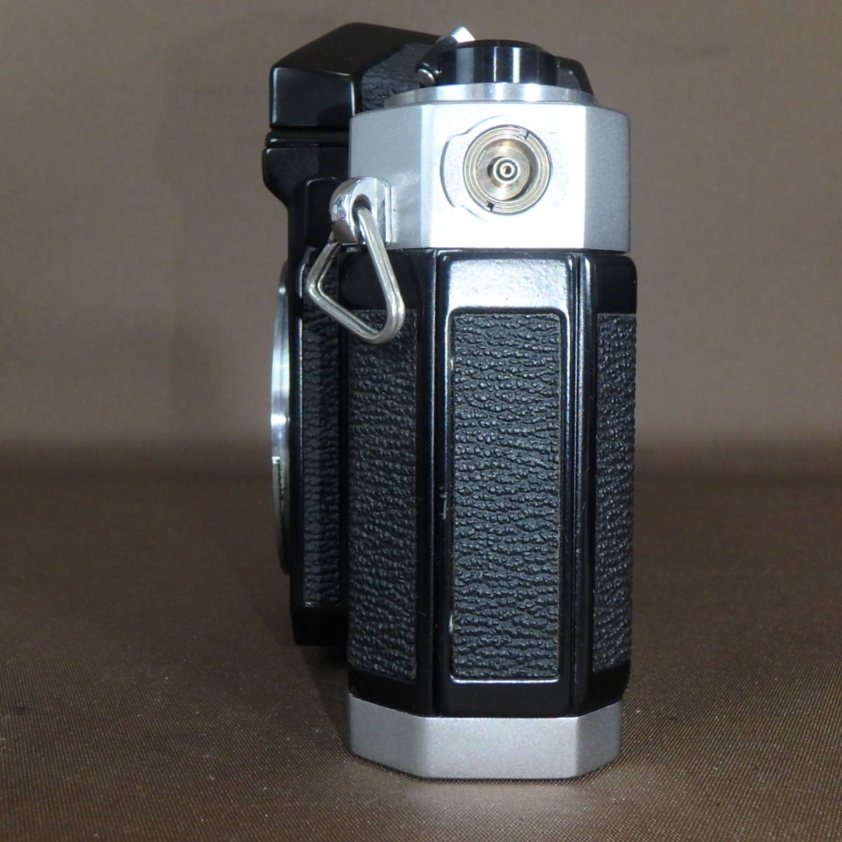 FK-5413　キャノン　CANON FLEX R2000 FL 35mm 1:2.5　シャッターOK　美品/革ケース付 R2000 - Canonflex (14107941145).jpg Wikimedia 早田