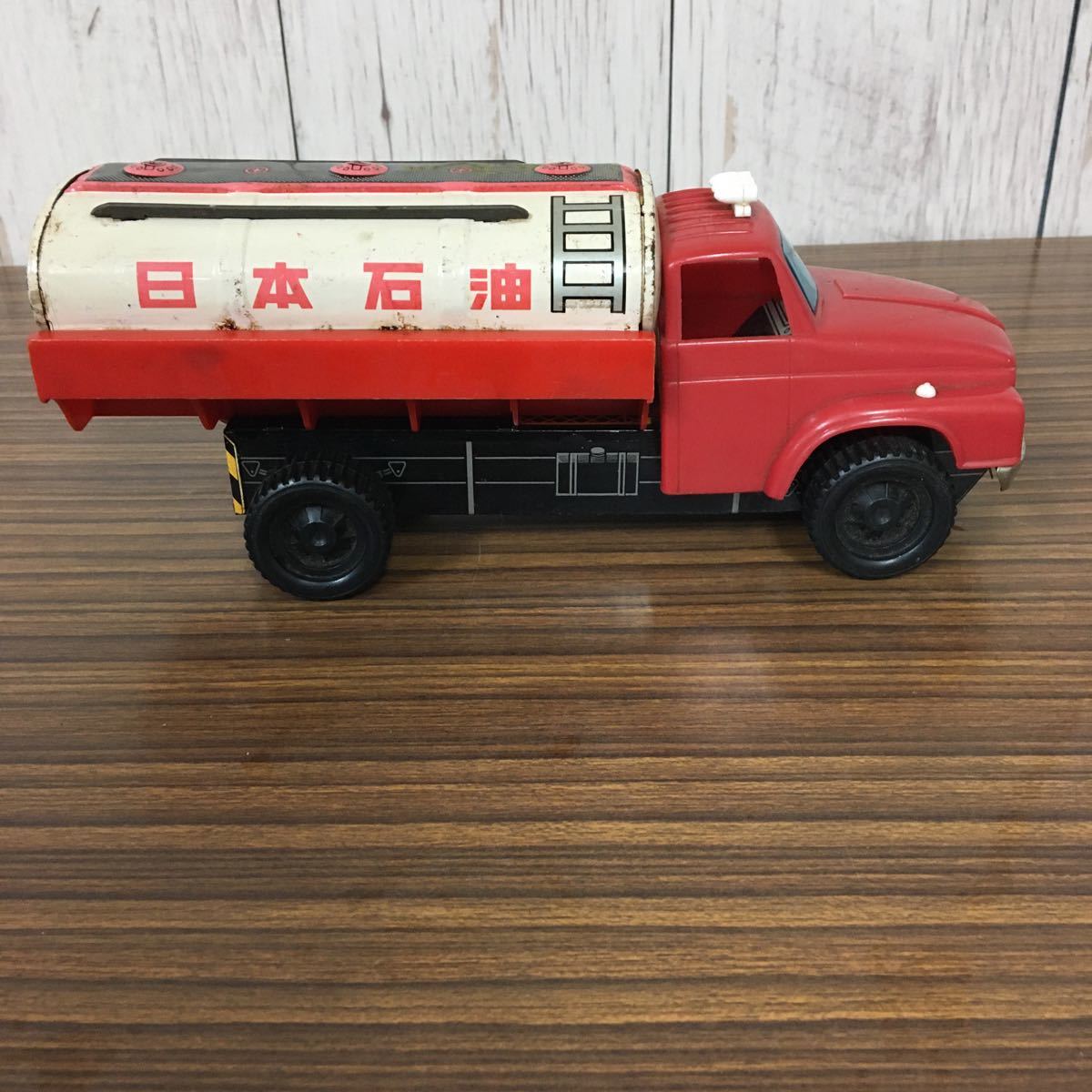 ◯ブリキ トラック ISUZU いすゞ タンクローリー D-741 日本石油