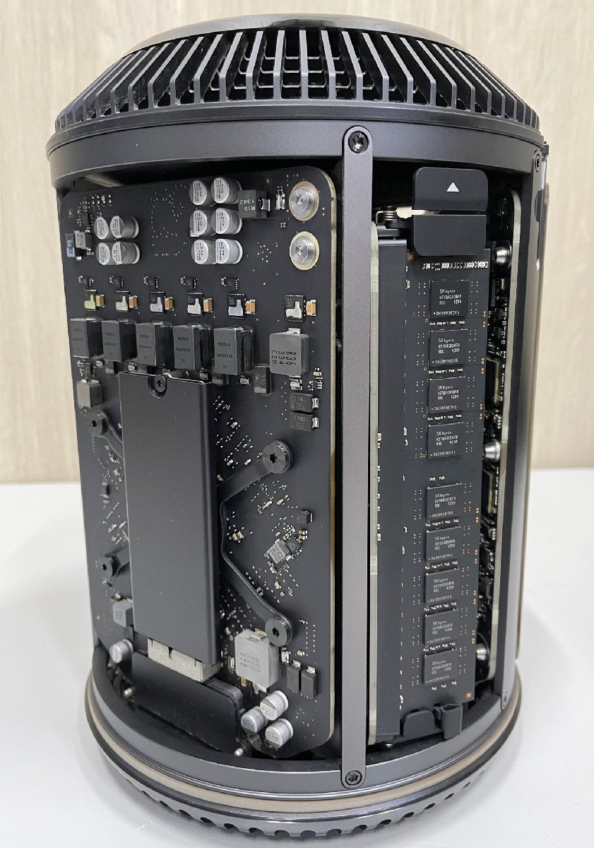 Apple】 MacPro (Late2013) / A1481 / メモリ32GB / M.2 NVMe 1TB