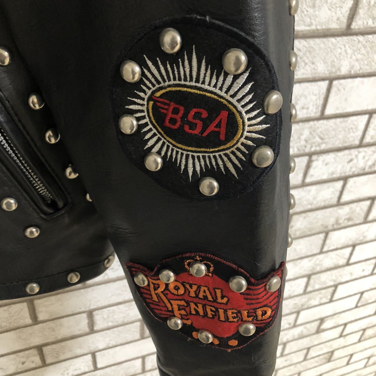希少 SILVER STONE シルバーストーン ライダースジャケット シングル スタッズ ワッペン カスタム 40 ブラック SV ロンジャン レザー 666