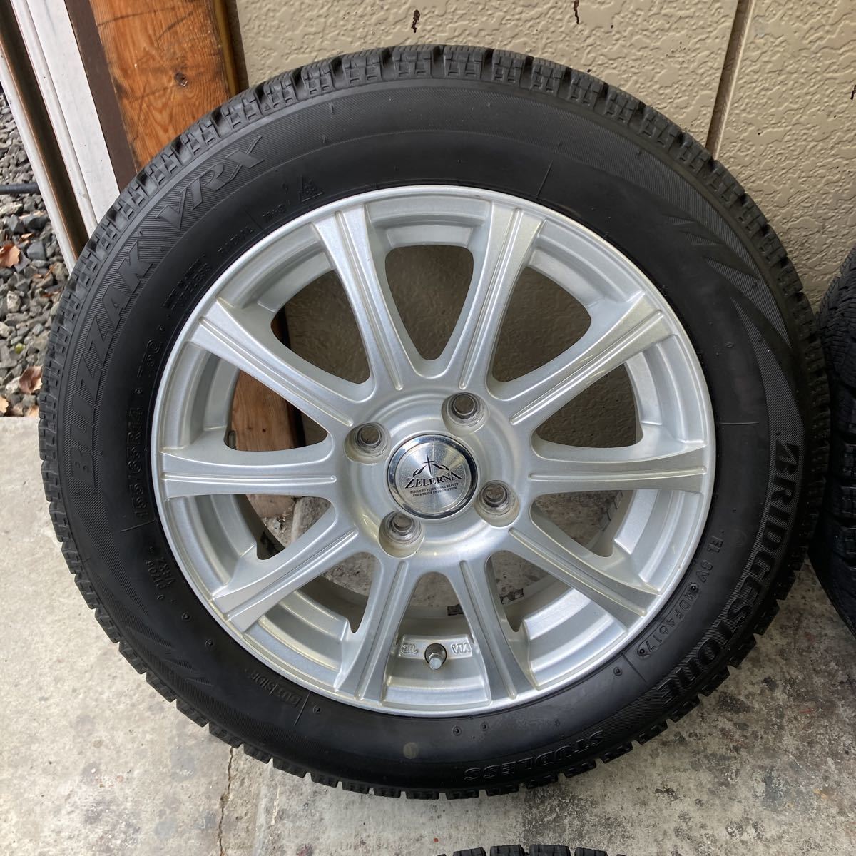 今すぐ購入して無料でゲット バリ山！2017年製 155/65R14 ブリヂストン 