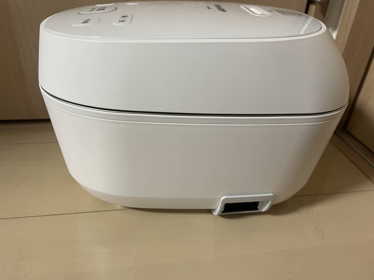 使用少・全国送料無料】KS-HF05B-W☆SHARP☆IH炊飯器☆「PLAINLY」