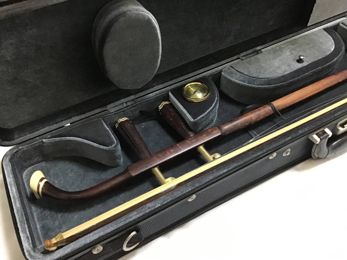 高級ケース付き（古い〜二胡 本革蛇）弓＆本体＆ケース付き！！！