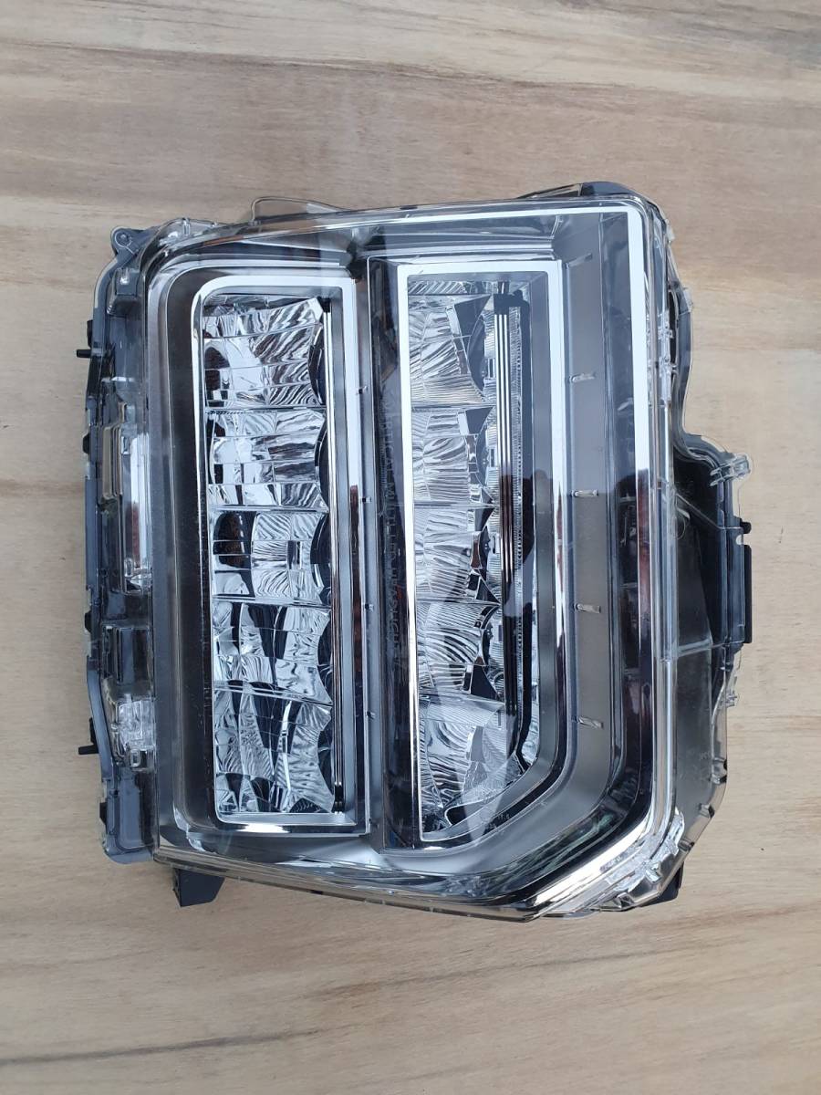 三菱 D5ヘッドライト右 8301D298 破損無し！三菱純正 CV5W デリカD5
