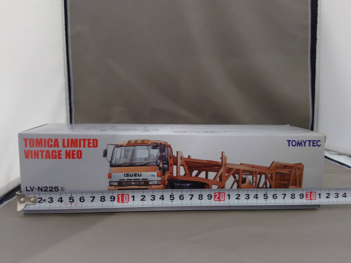 トミカ LV-N225c いすゞ 810EX カートランスポーター(アンチコASZ022