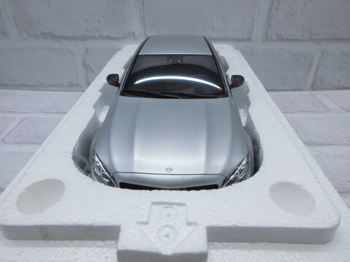 ミニカー　1/18　京商　GTスピリット　メルセデスベンツ　AMG　C63S　エディション1　シルバー　モデルカー