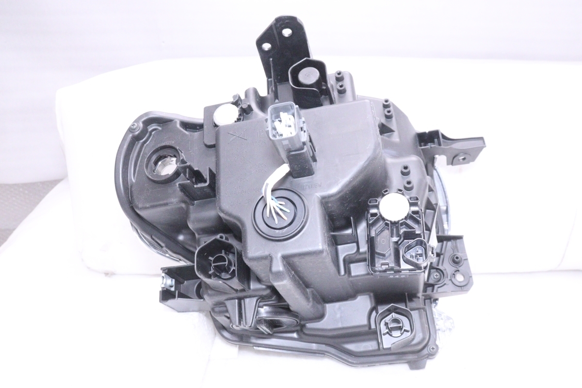 クロスビー MN71S 左純正LEDヘッドライト 35320-76R61 スズキ MN71S