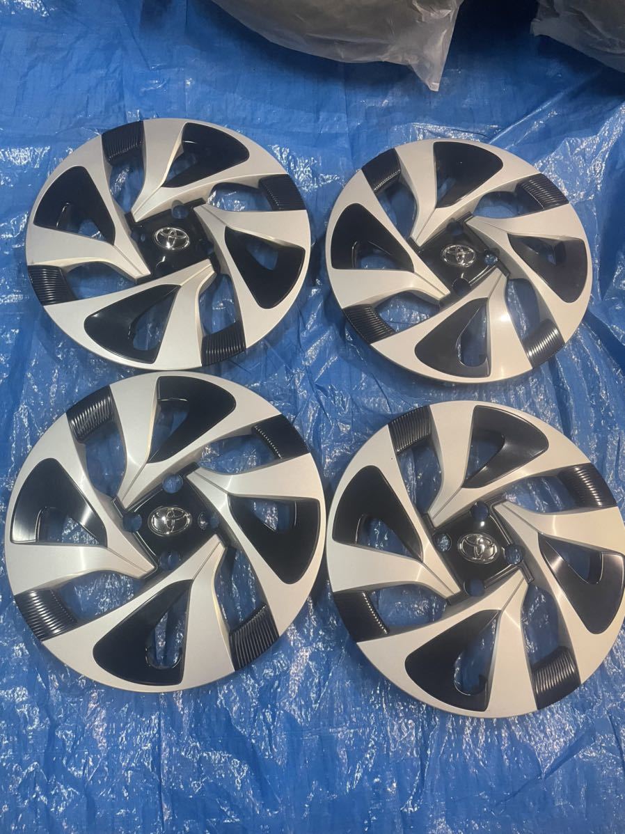 美品!!トヨタ 純正 アクア NHP10 後期 Sスタイルブラック 15インチホイール用キャップ/ホイールカバー　ホイールキャップ