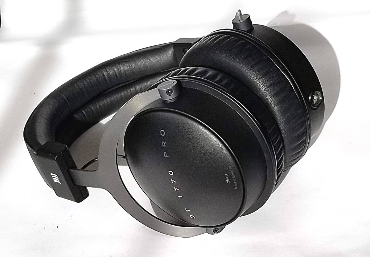 ほぼ新品 beyerdynamic DT 1770 PRO Studio Headphones 0 PRO DT (B