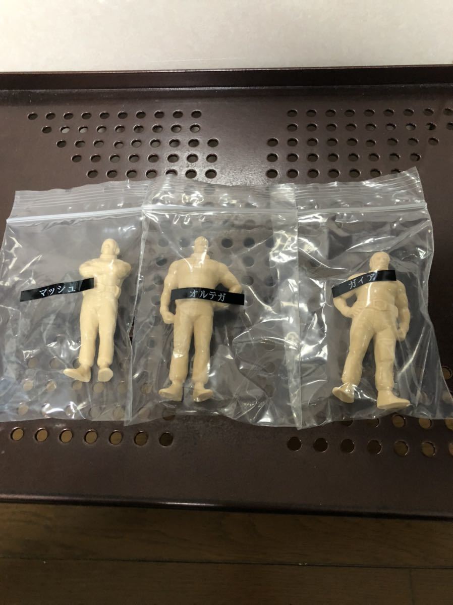 1500 1/20 黒い三連星　ガイア オルテガ　マッシュ 3体セット 1/100 ＭＧ 付属フィギュア(ドム 高機動型ザク 旧ザク ガンダム プラモデル