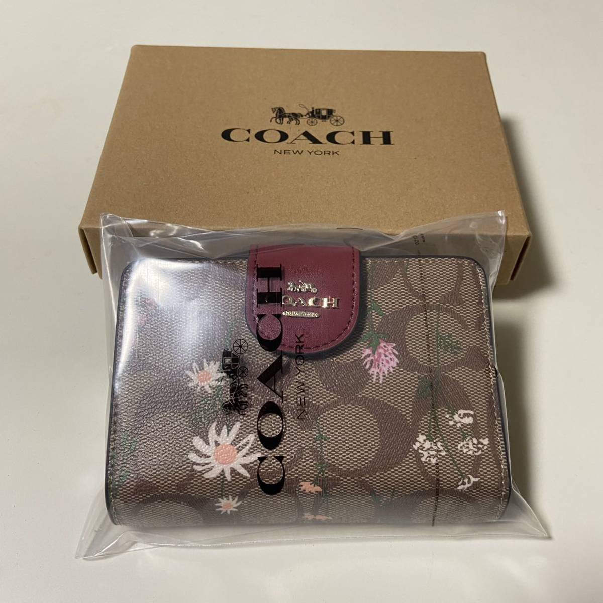 新品、未使用] COACH コーチ スナップ ウォレット 二つ折り財布 