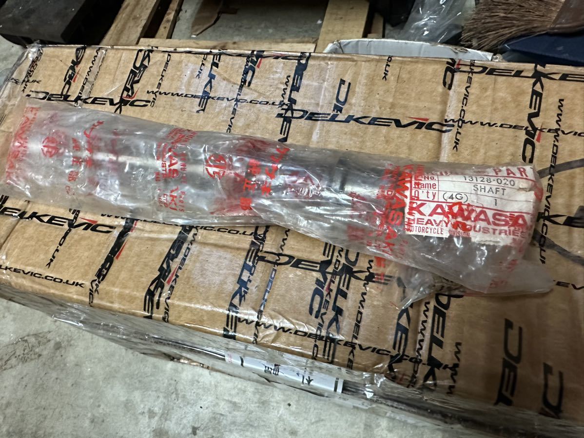 ☆彡マッハ 750SS H2 500SS H1 ミッション アウトプットシャフト 純正