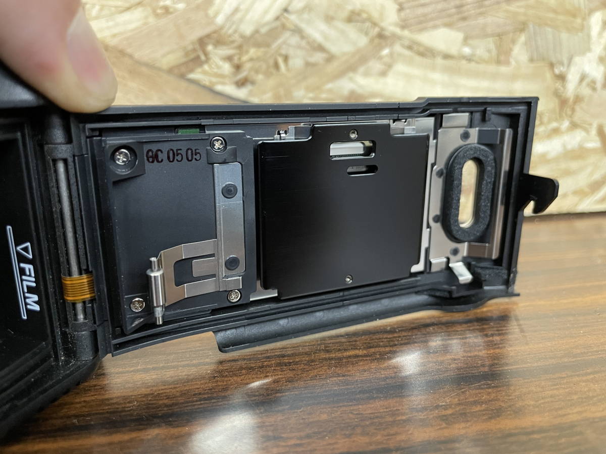 ジャンク品】フィルムカメラ キヤノン Autoboy TELE6 DATE ※2649