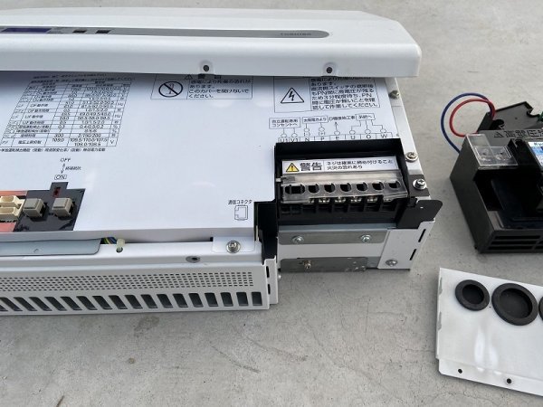 ②パワコン・接続箱の内部セット☆東芝 TOSHIBA 定格出力4.0kW 作動