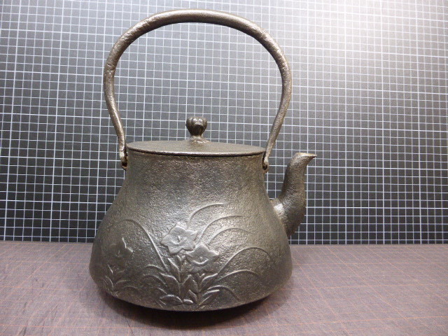 激安大阪店 758 「川村造」南部鉄瓶 満水1700mL 重さ1706g 水漏れは