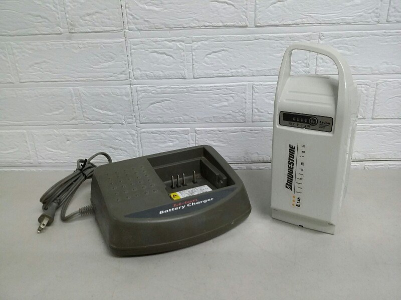 YAMAHA ヤマハ PAS リチウムイオン バッテリー 8.1Ah X60-12 充電器 X23-00 長押し20秒1点灯 30秒4点灯