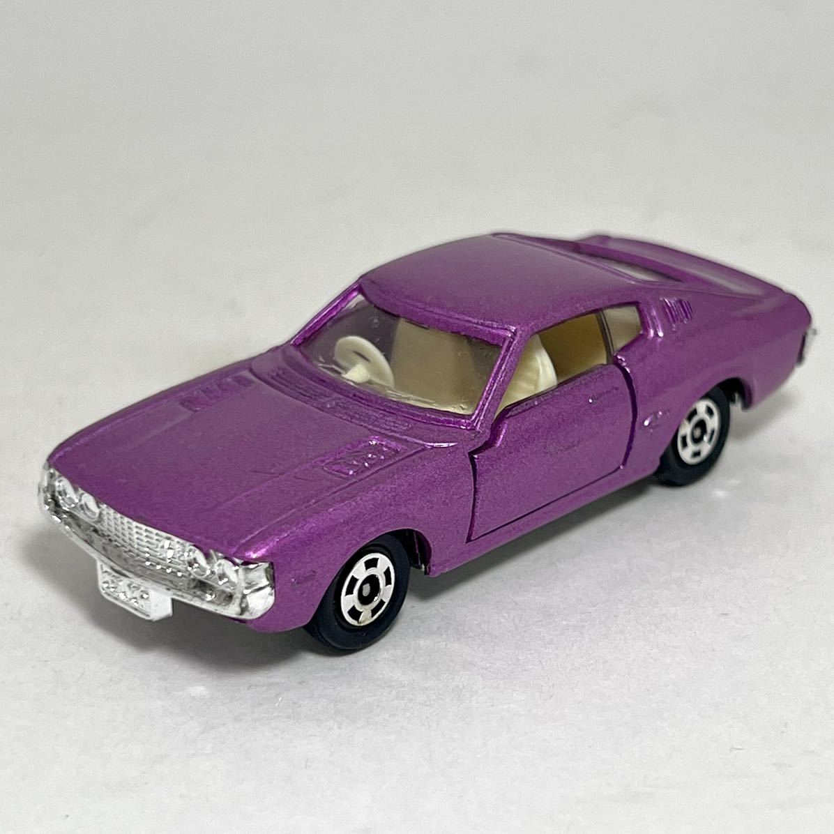 ミニカーショップグローバル - トミカ組み立て工場 第10弾 トヨタ セリカLB 2000GT 【赤/青シート】 トミカ トヨタ セリカ LB 2000GT