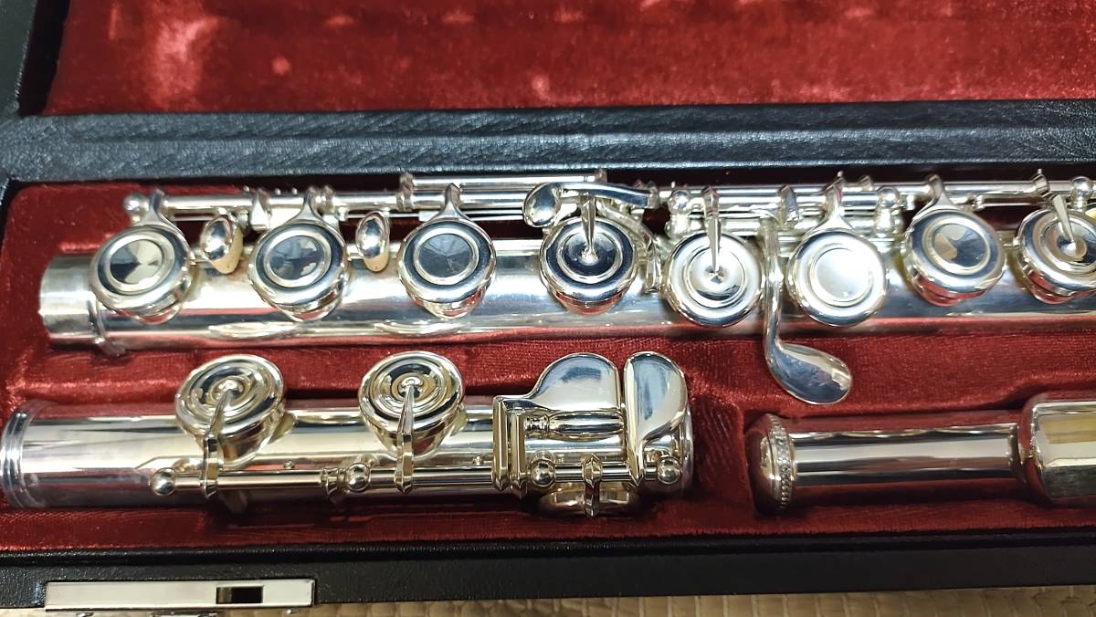 YAMAHA ＜ヤマハ＞ YFL-451 頭部管銀製のプロフェッショナルモデル