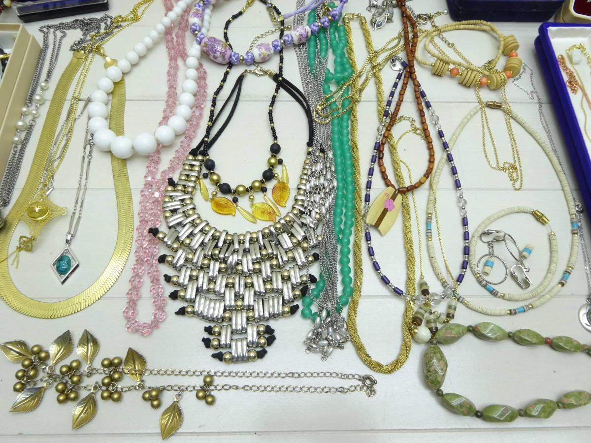 ⑫☆整理品アクセサリー ネックレス イヤリング ブローチ 大量 【公式
