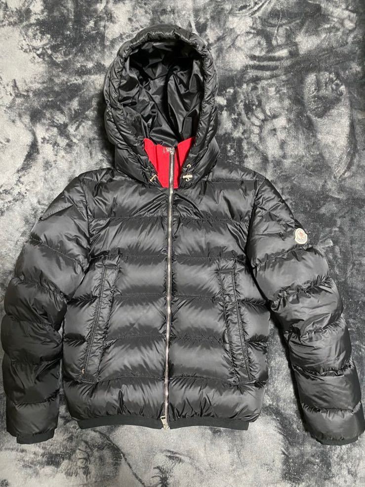 モンクレール　ダウン　