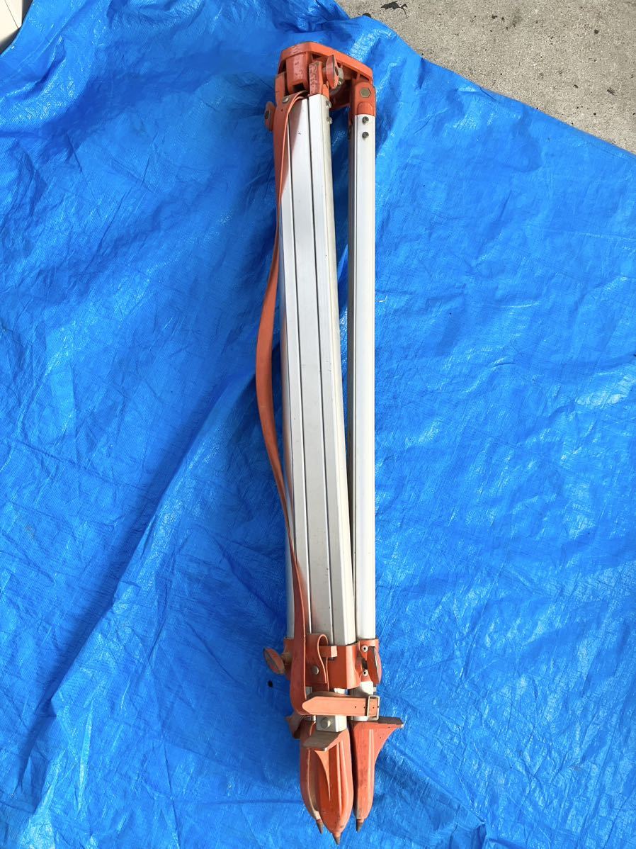 【現状品】アルミ三脚 測量 機材 平面式 測量用三脚