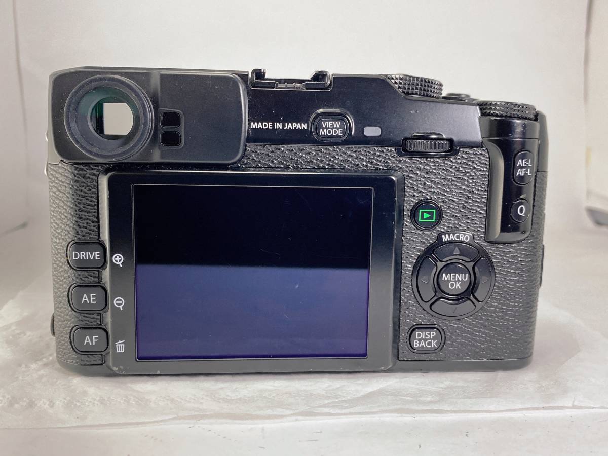 富士フイルム、同社初のミラーレス一眼「FUJIFILM X-Pro 1」を