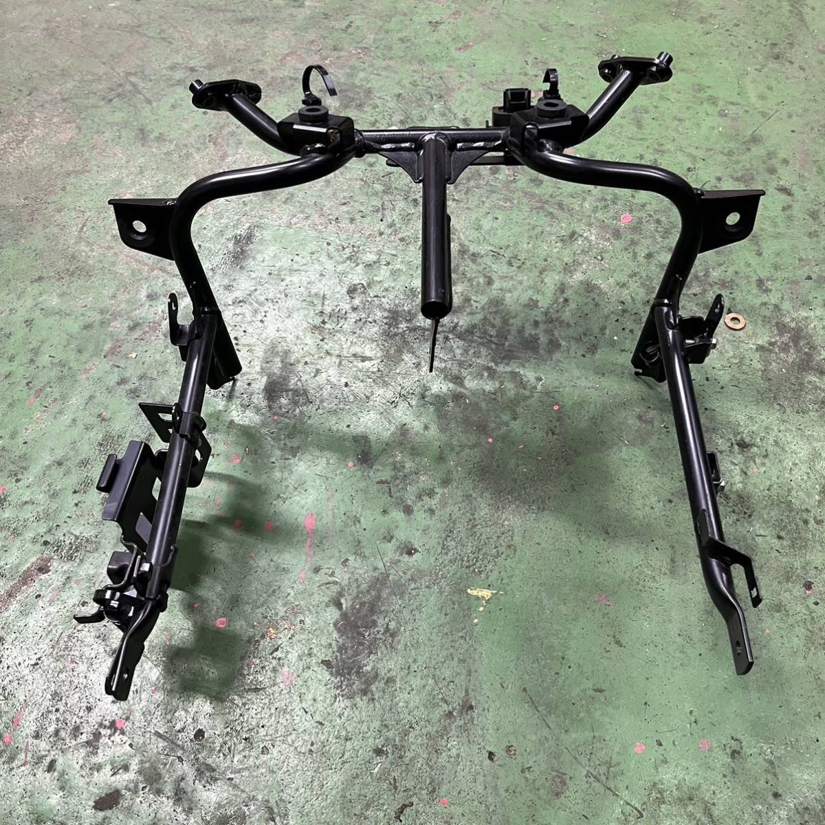 中古 Kawasaki ZX-25R 純正カウルステー 小曲がりあり 修正ベース