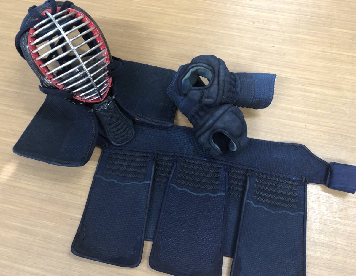 中古美品 日本剣道具製作所 日本製金無限3点セット 面、甲手、垂 