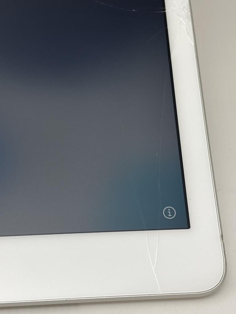 iPad 第6世代 32GB [32GB] MR7G2J／A 2018⁄MR7F2J⁄A 588【ジャンク品】