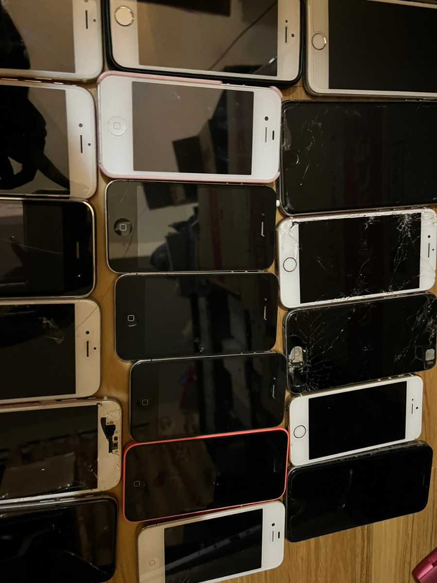 12.4+1.1 Y2 iPhone 大量 まとめ ジャンク 部品取り ソフトバンク