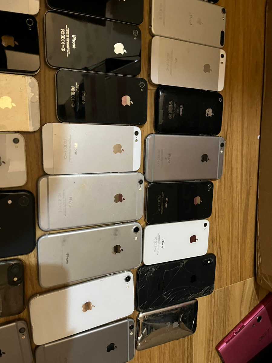 12.4+1.1 Y2 iPhone 大量 まとめ ジャンク 部品取り ソフトバンク