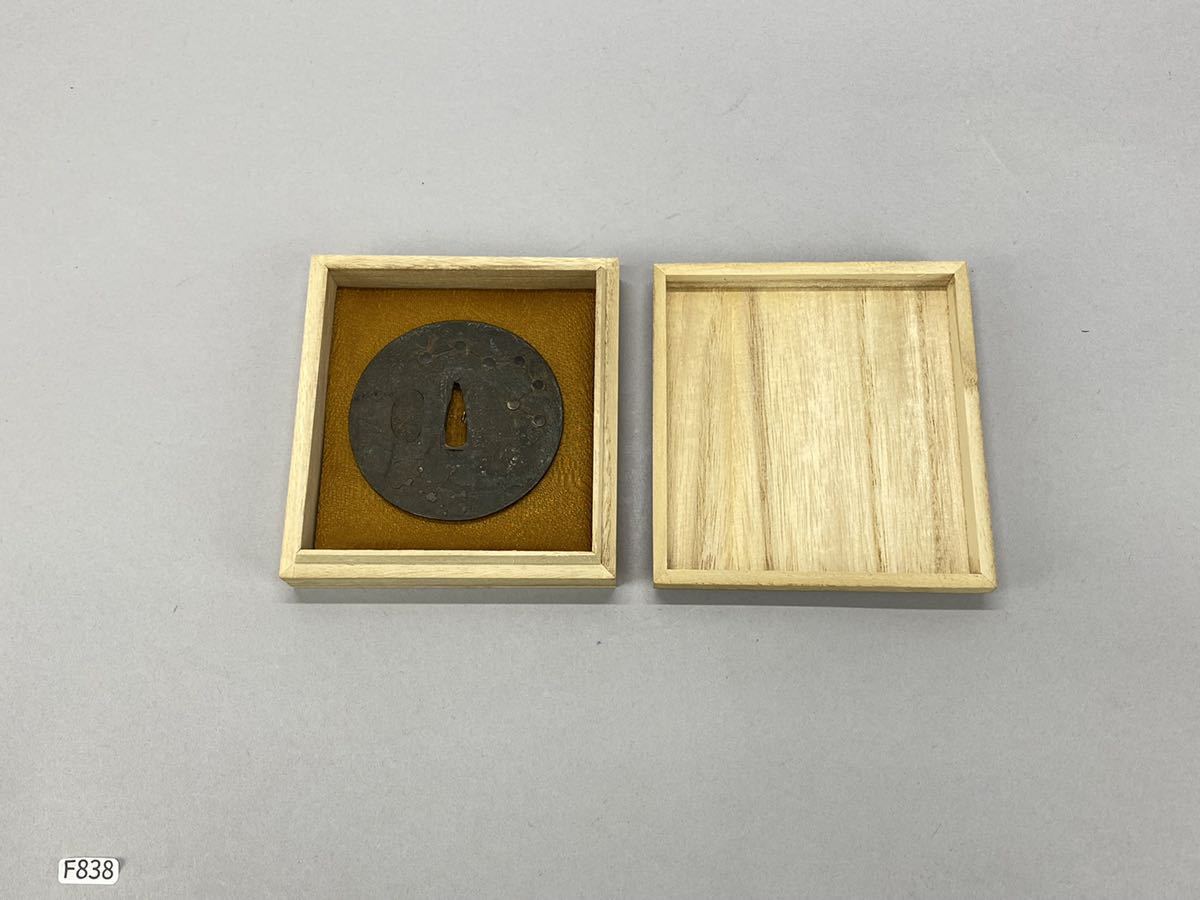 新品，2025 庄梅-F838-60 江戸期 古鉄 以南蛮鉄錬之 正國 正勝彫之 在銘 象嵌 鍔 武具 刀装具 供箱 古美術 旧家 蔵出(鍔、刀装具)｜売買されたオークション情報、yahooの商品情報をアーカイブ公開 - オーク 鍔、刀装具