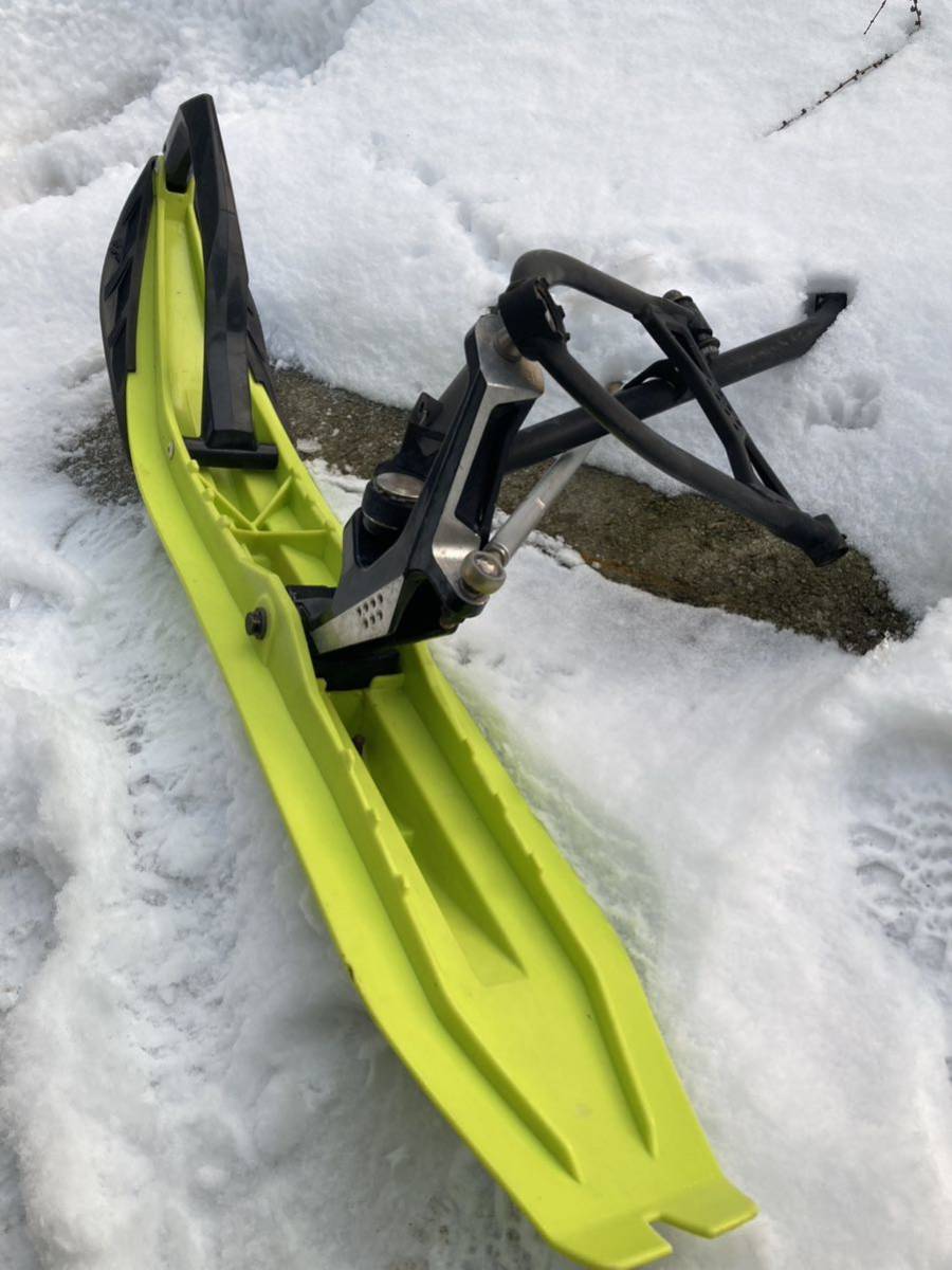 ski-doo スキードゥ REV-XP REV-XM | POOHMERANG.IT