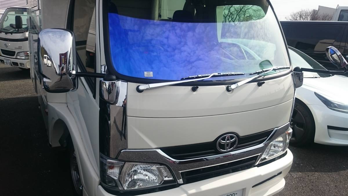 格安売切【ほとんど訳なし】日野 エアループ デュトロ 2トン 標準 メッキ コーナー パネル ピラー有り車 　トヨタ ダイナ 左右セット