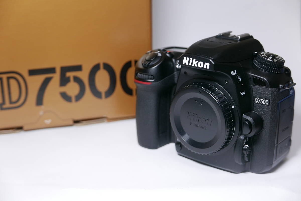 Nikon D7500 ボディ予備バッテリー付