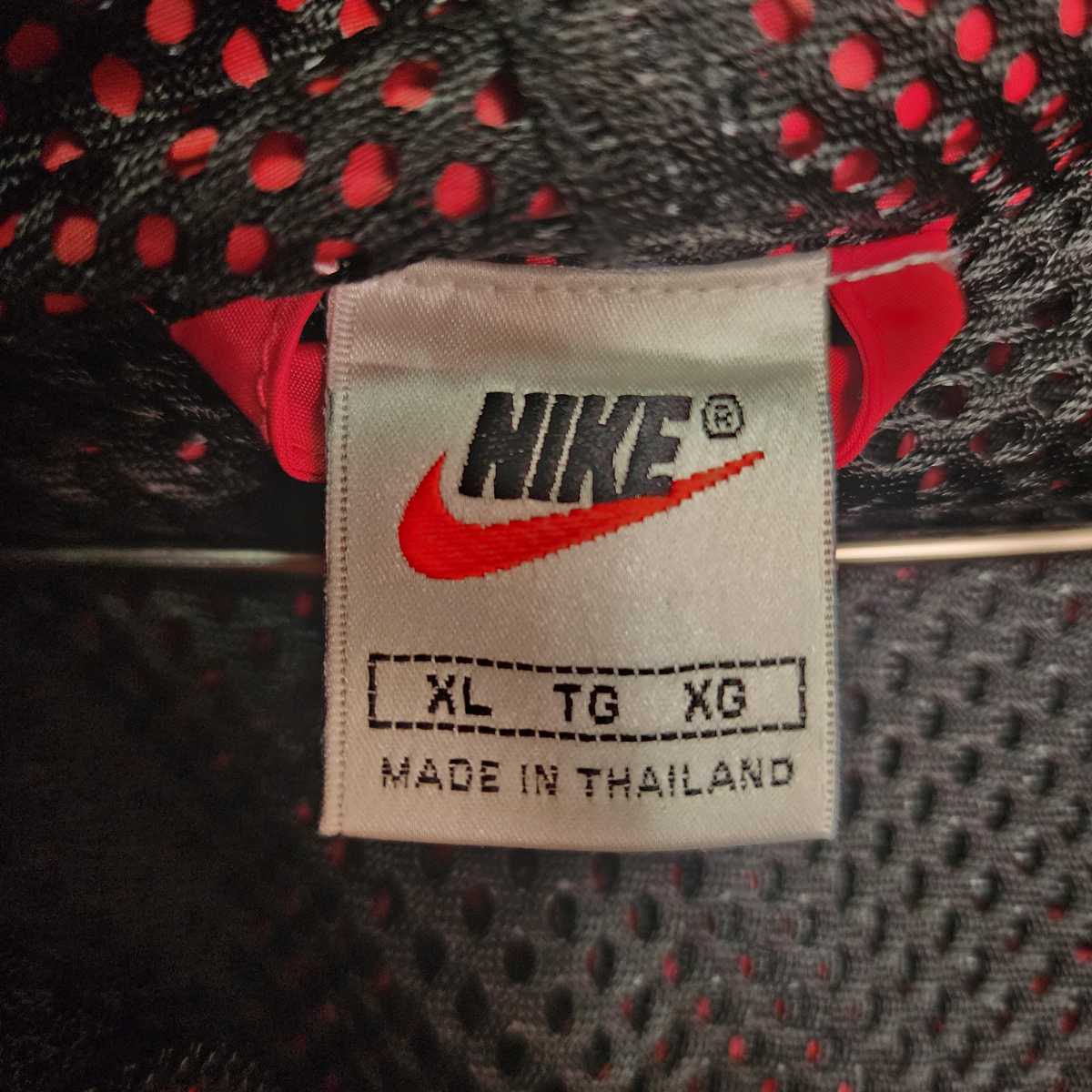 NIKE ナイロンジャケット ビンテージ 赤黒 【公式通販】