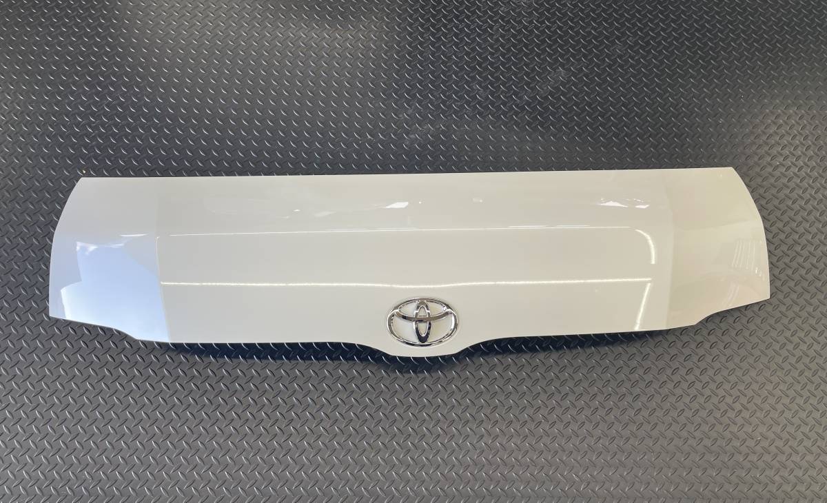 新車外し☆200系 ハイエース 7型 ワイド 純正ボンネット 070 パール 