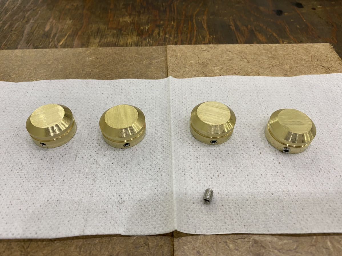 ハーレー　ヘッドボルトカバー　4個セット！　プラグ横　真鍮　BRASS ツインカム 88 などに！ | ツインカム ヘッドボルトカバー プラグ バイク Specialties