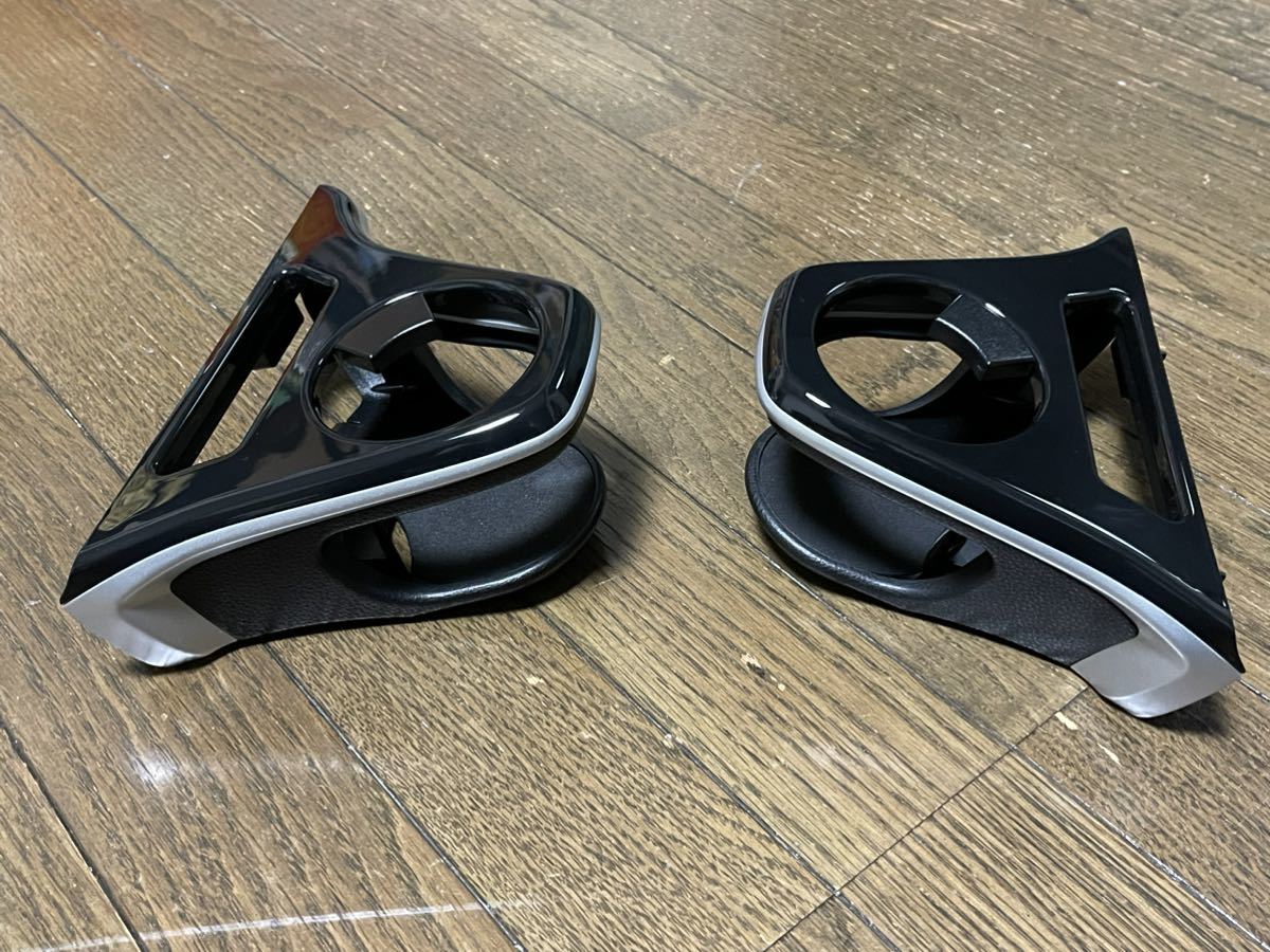 美品 カローラスポーツ カローラクロス ドリンクホルダー 運転席助手席