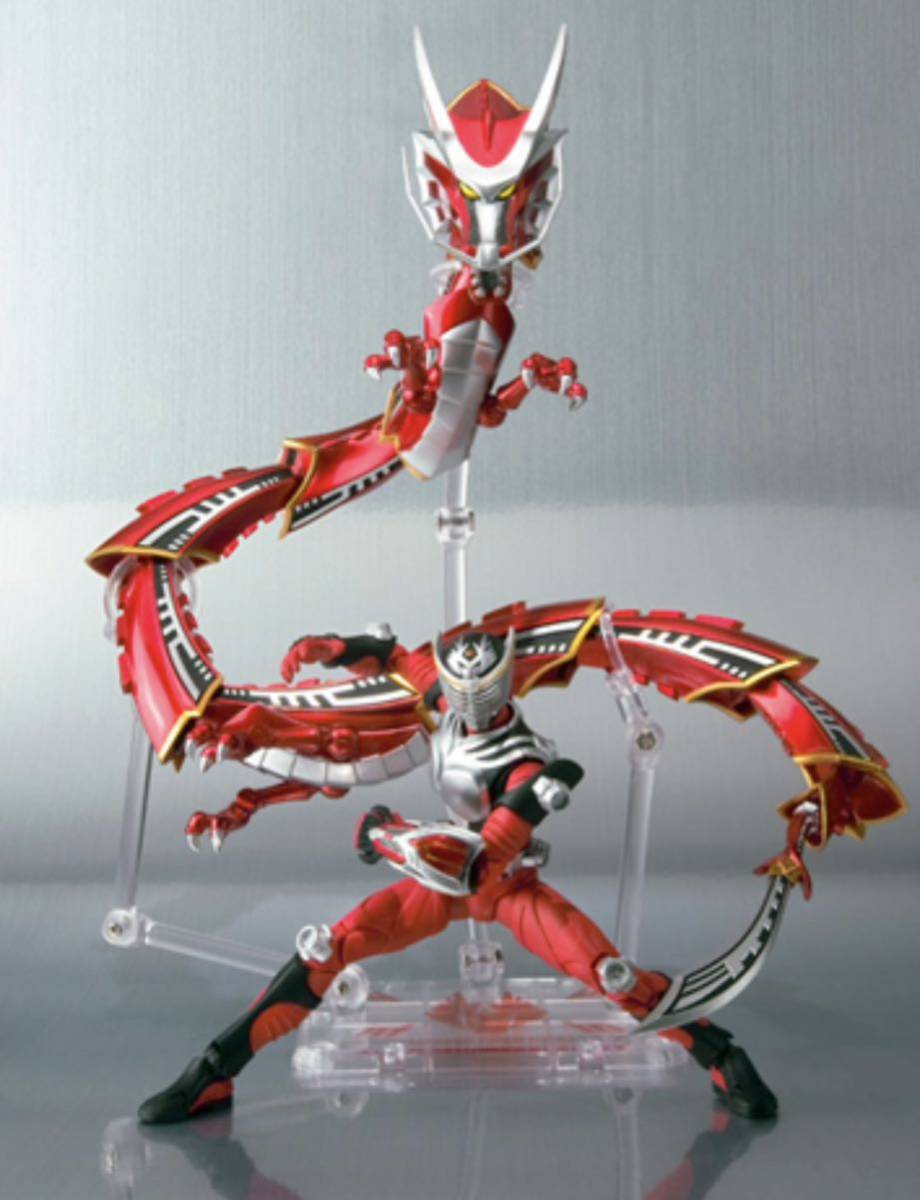 S.H.Figuarts 仮面ライダー龍騎&ドラグレッダーセット 仮面ライダー龍 