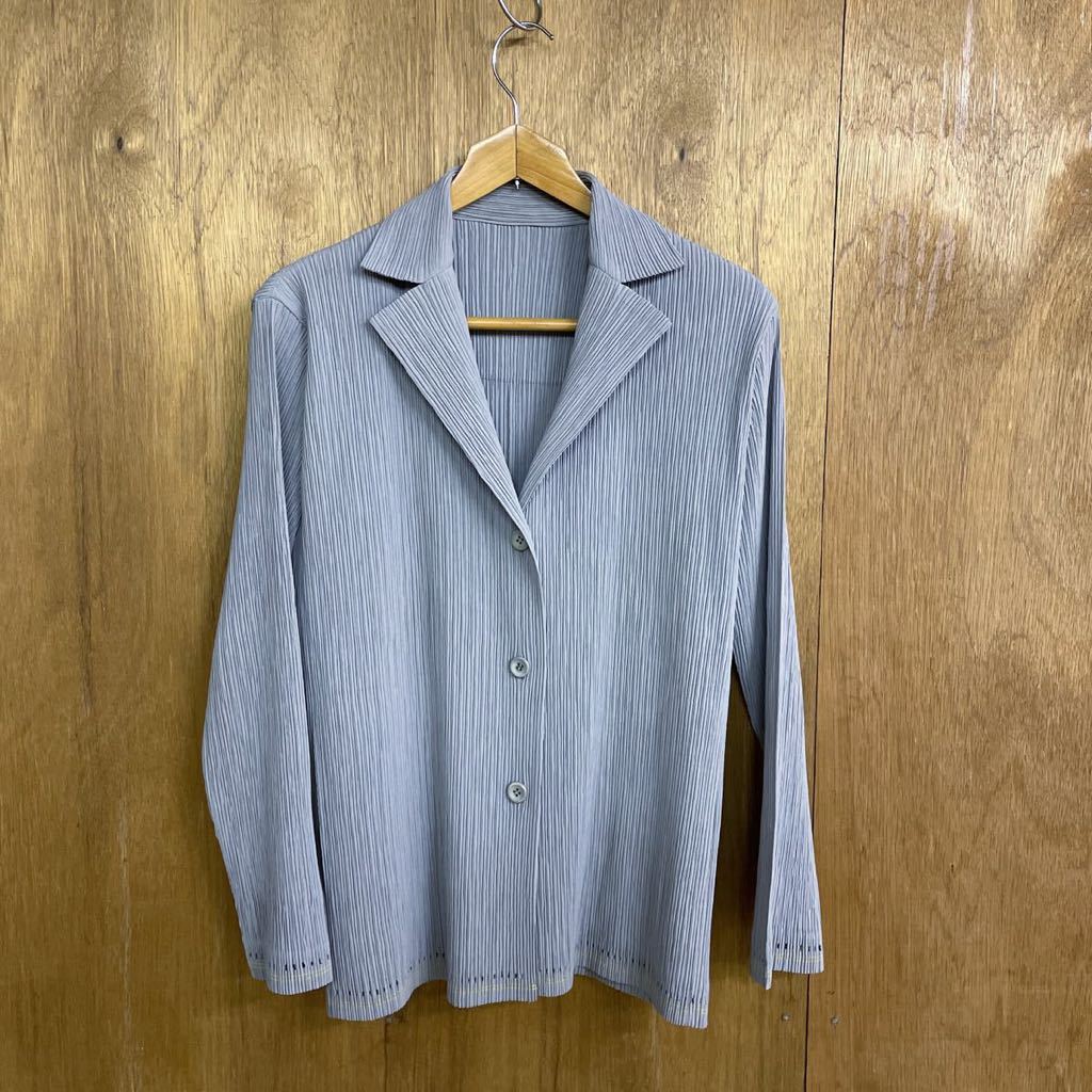 me ISSEY MIYAKE イッセイミヤケ グレー系 プリーツジャケット イッセイミヤケ ISSEYMIYAKE プリーツジャケット グレー M ◇ブランド