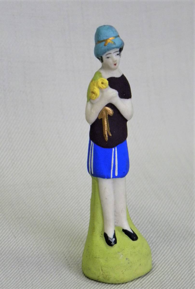 モダン　昭和レトロ　大正ロマン　磁器人形　土人形　花を抱いた女性　モダンガール　小型　オブジェ　置物　フィギュリン