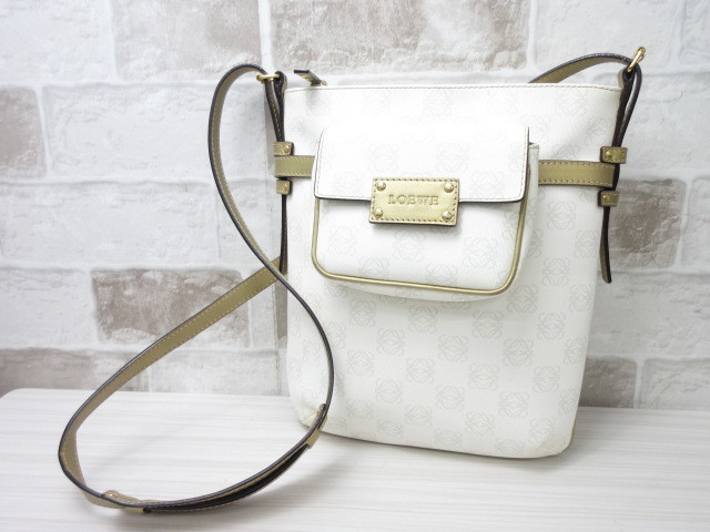 極美品■ロエベ LOEWE■アナグラム■ショルダーバッグ バッグ PVC×レザー ホワイト×シャンパンゴールド ch7197