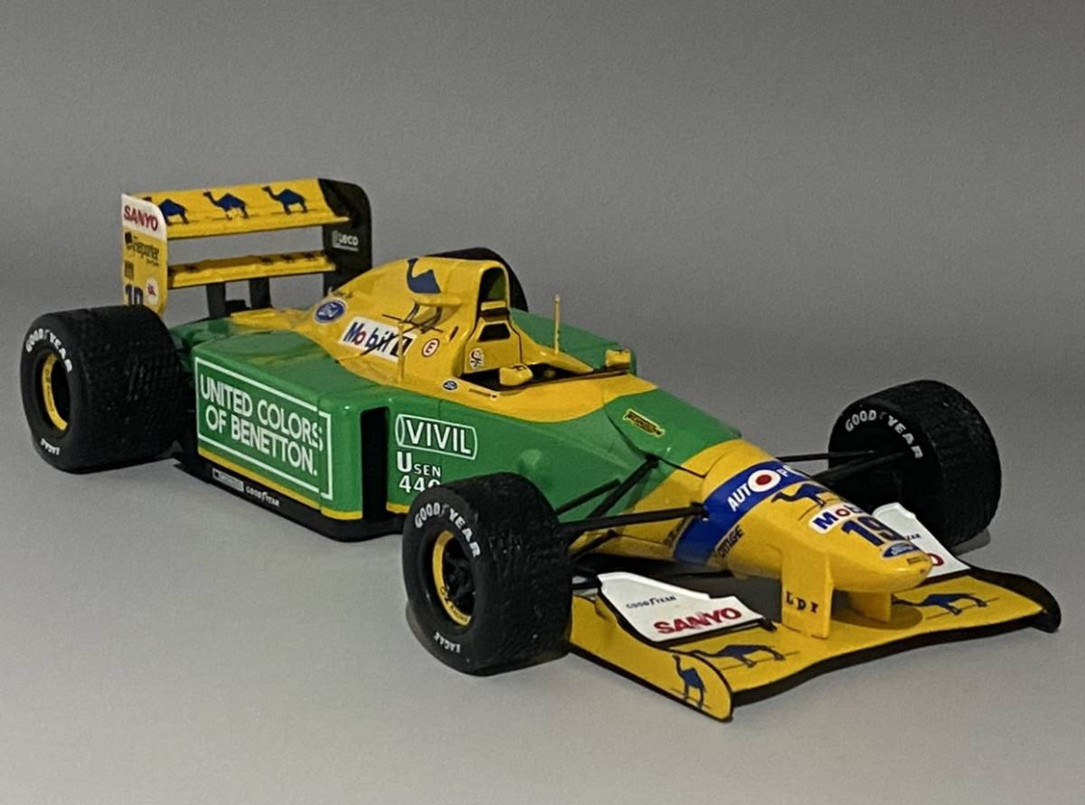 貴重ビックスケール1／18 ベネトン・フォードB192 シューマッハ
