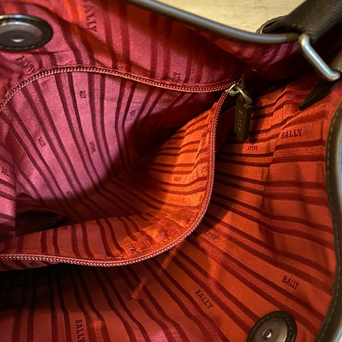 BALLY バリー ショルダーバッグ ナイロン ストライプ グレー系 
