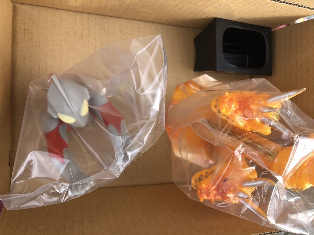 キングギドラ.ウルトラマン。円谷英二生誕100年記念ソフビ.Cセット。 キングギドラ.ウルトラマン。円谷英二生誕100年記念ソフビ.Cセット