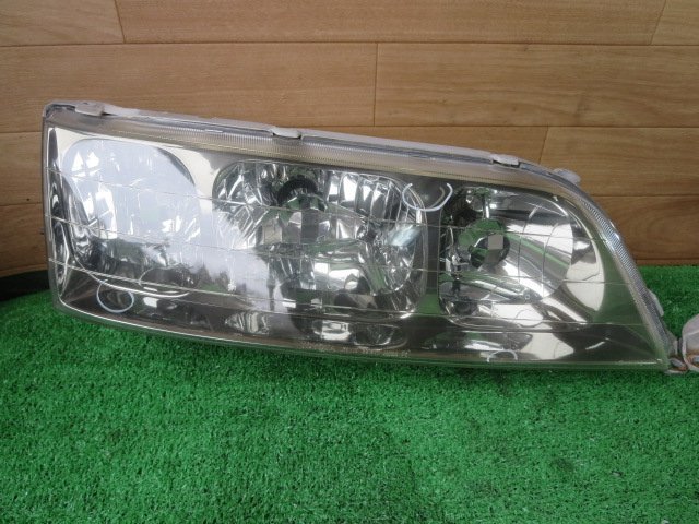 トヨタ　マークII ヘッドライト　3眼レンズ　左右セット　純正品　jzx100 jzx100 マーク2ヘッドライト トヨタ マークII ヘッドライト 3眼レンズ