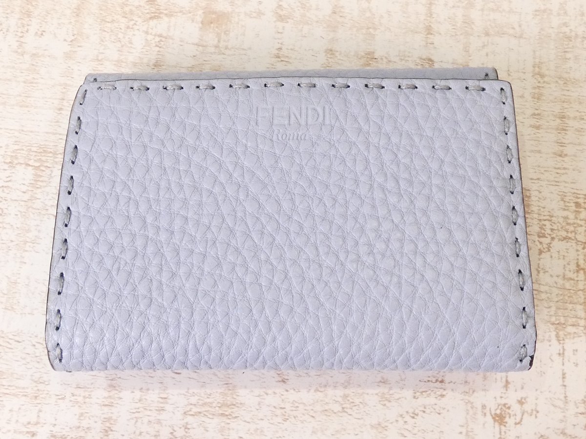 フェンディ FENDI ピーカブー ターンロック 二つ折り財布【L